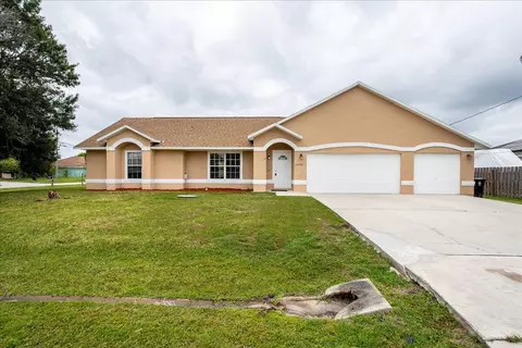 2598 SE University Ter, Port Saint Lucie, FL 34952