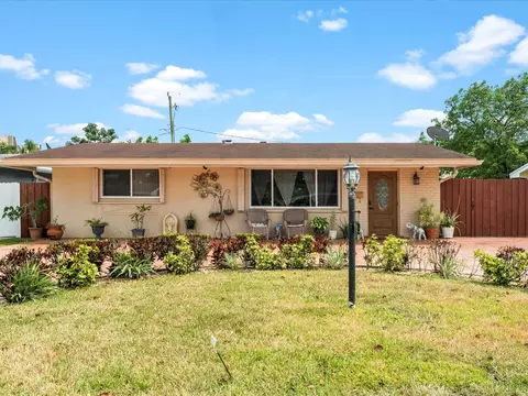 7930 NW 10th St, Pembroke Pines, FL 33024