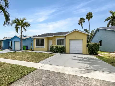 9356 NW 53rd St, Sunrise, FL 33351