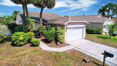 70 Paxford Ln, Boynton Beach, FL 33426