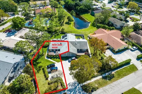 1106 Hyacinth Pl, Wellington, FL 33414