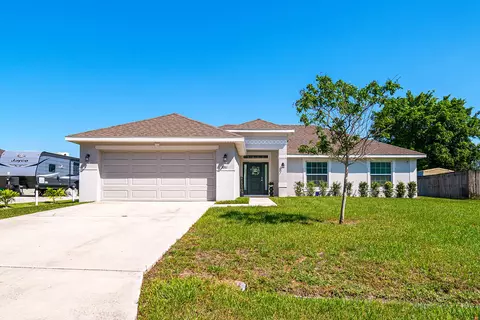 2081 SW Grape Ct, Port Saint Lucie, FL 34953