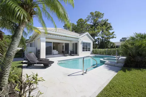 597 Masters Way, Palm Beach Gardens, FL 33418
