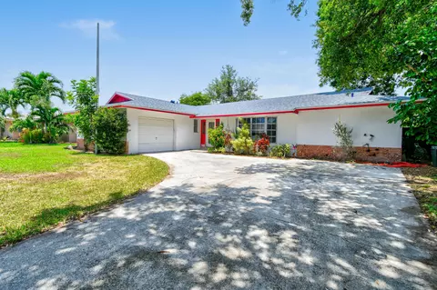 3841 Daphne Ave, Palm Beach Gardens, FL 33410