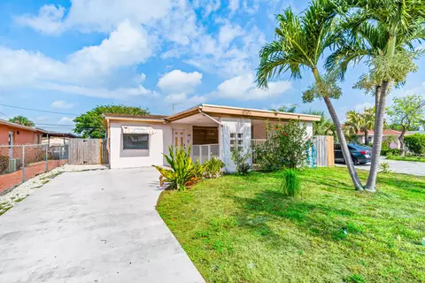 238 SW 10th Ave, Delray Beach, FL 33444