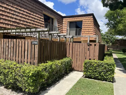 2703 27th Ln, Greenacres, FL 33463