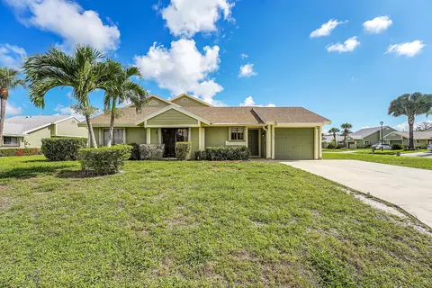 1543 SE Dewberry Ct, Port Saint Lucie, FL 34952