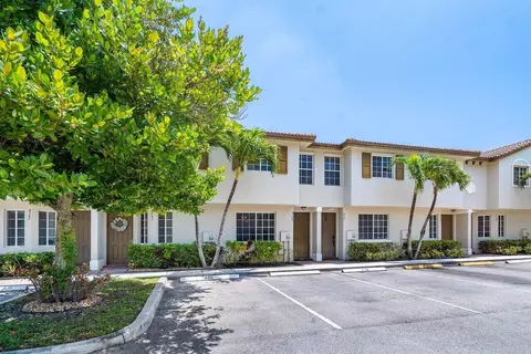 4143 Napoli Lake Dr, Riviera Beach, FL 33410