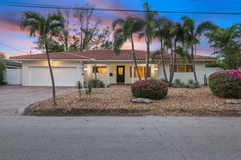 3325 NE 42 Ct, Fort Lauderdale, FL 33308