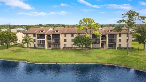 628 Sea Pine Way #F2, Greenacres, FL 33415