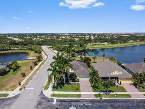 10499 SW Waterway Ln, Port Saint Lucie, FL 34987