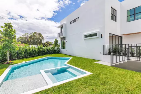 1901 Dock St, West Palm Beach, FL 33401
