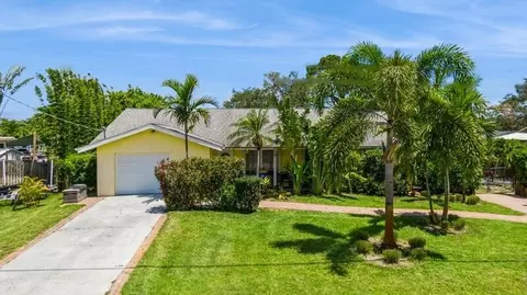 528 SW Hidden River Ave, Palm City, FL 34990