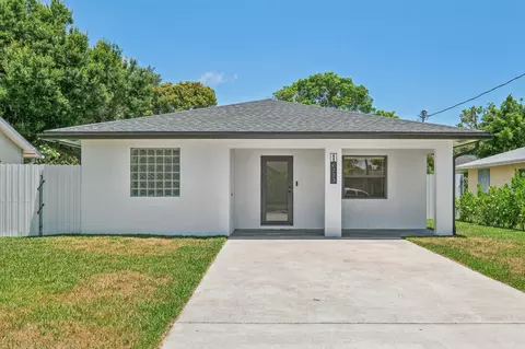 6773 4th St, Limestone Creek, FL 33458