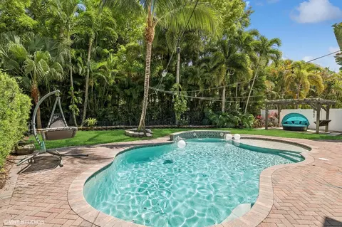 6672 Hannah Cv, West Palm Beach, FL 33411