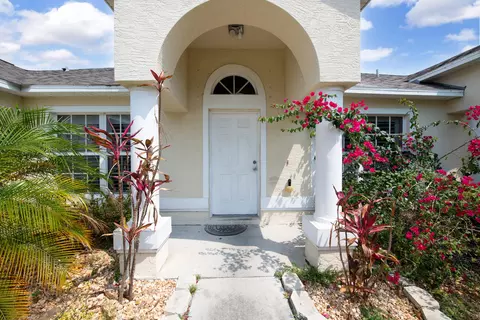 249 SW Pisces Ter, Port Saint Lucie, FL 34984