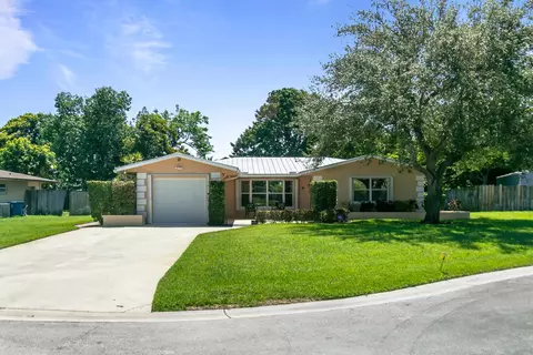 102 Mallard Ct, Royal Palm Beach, FL 33411