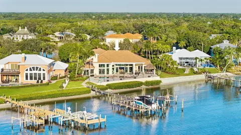 621 SW Bay Pointe Cir, Palm City, FL 34990