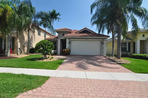310 Mulberry Grove Rd, Royal Palm Beach, FL 33411
