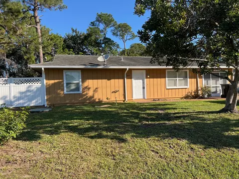 1725 SW Capehart Ave, Port Saint Lucie, FL 34953