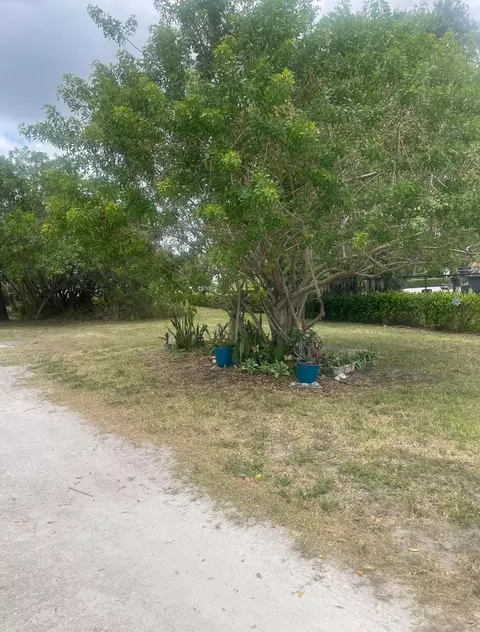 2101 S 37th St, Fort Pierce, FL 34947