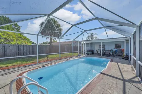 1662 SE Mistletoe St, Port Saint Lucie, FL 34953