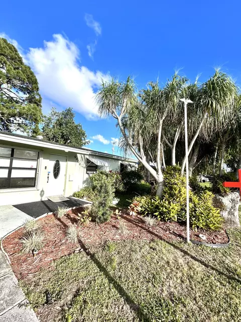9494 Birmingham Dr, Palm Beach Gardens, FL 33410