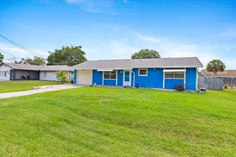5413 Palm Dr, Fort Pierce, FL 34982