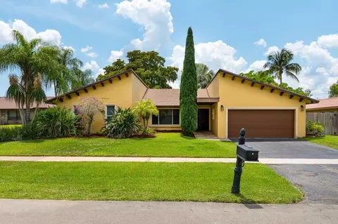 21493 Woodchuck Way, Boca Raton, FL 33428