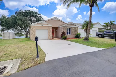 36 Buxton Ln, Boynton Beach, FL 33426