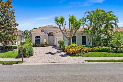 104 Isle Dr, Palm Beach Gardens, FL 33418