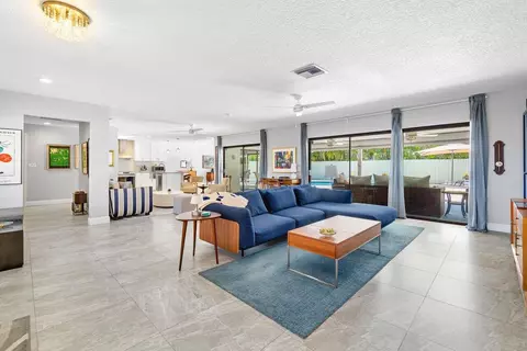 6011 Glenbrook Dr, Boca Raton, FL 33433