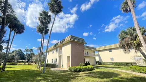 2 Vista Gardens Trl #207, Vero Beach, FL 32962