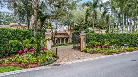 5 NE Lagoon Island Ct, Sewalls Point, FL 34996