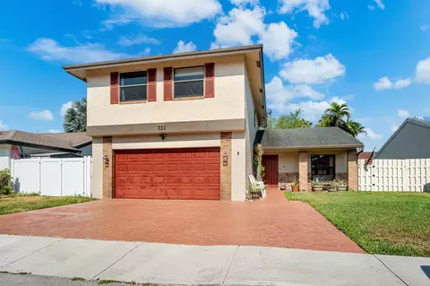 721 Briarwood Ter, Davie, FL 33325