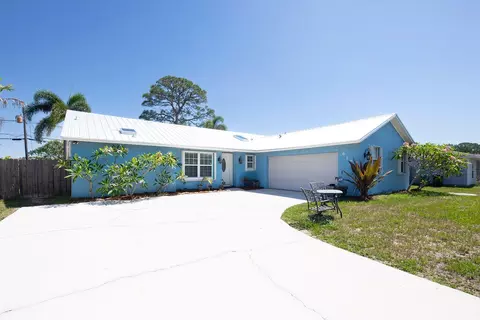 417 SW Dolores Ave, Port Saint Lucie, FL 34983
