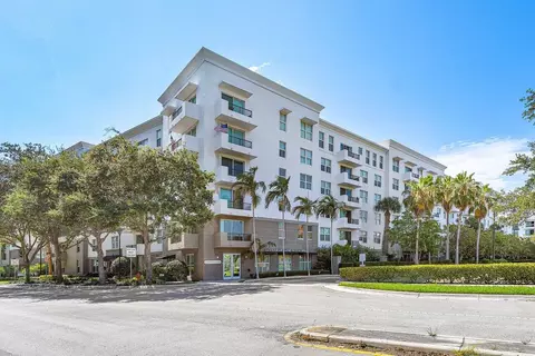 2421 NE 65th St #509, Fort Lauderdale, FL 33308