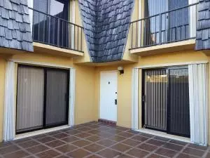 3726 Silver Lace Ln #10, Boynton Beach, FL 33436