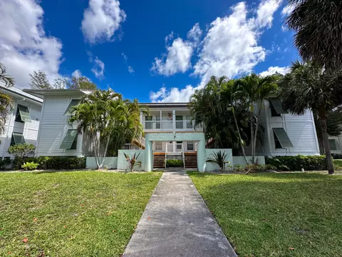 160 Cypress Point Dr, Palm Beach Gardens, FL 33418