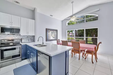 5414 NW 52nd Ave NW, Coconut Creek, FL 33073