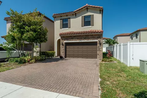 3015 Butternut Ln, Riviera Beach, FL 33410