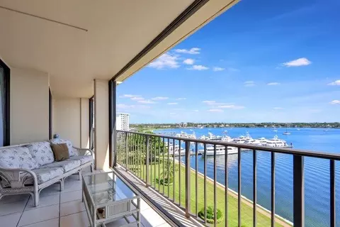 132 Lakeshore #819, North Palm Beach, FL 33408