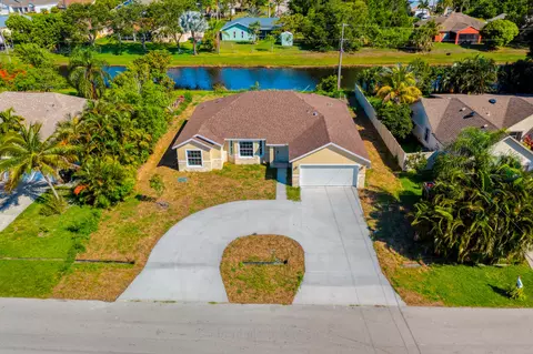 2102 SE North Blackwell Dr, Port Saint Lucie, FL 34952