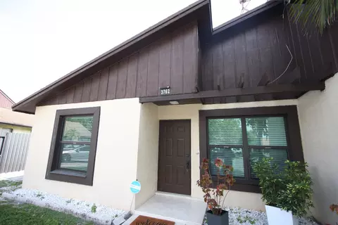 3762 Mil Lake Ct, Greenacres, FL 33463
