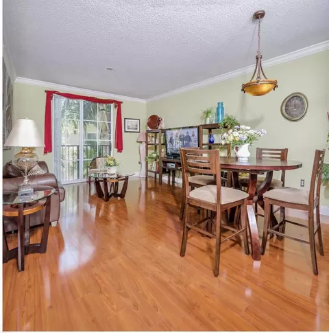 630 S Sapodilla Ave #412, West Palm Beach, FL 33401