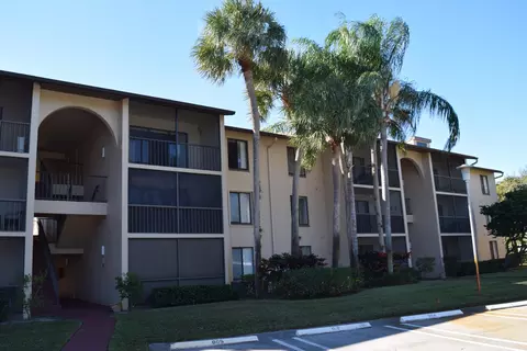 201 Foxtail Dr #D2, Greenacres, FL 33415