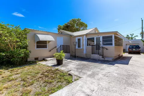 1126 N D St, Lake Worth, FL 33460