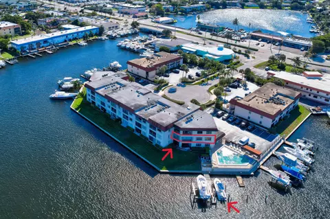 313 Lake Cir #209, North Palm Beach, FL 33408