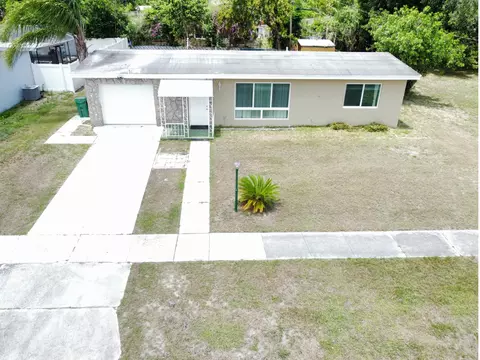 125 SE Lucero Dr, Port Saint Lucie, FL 34983