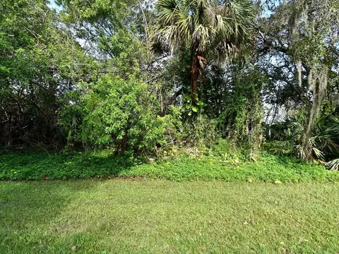 7506 Santa Clara Blvd, Lakewood Park, FL 34951
